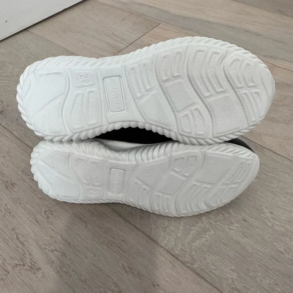 Jacadi Paris Boy Running Sneaker - Picture 6 of 6